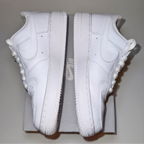 Nike Air Force 1 Low '07 White (Women's) DD8959-100 US Women's 7.5 - Picture 7 of 11